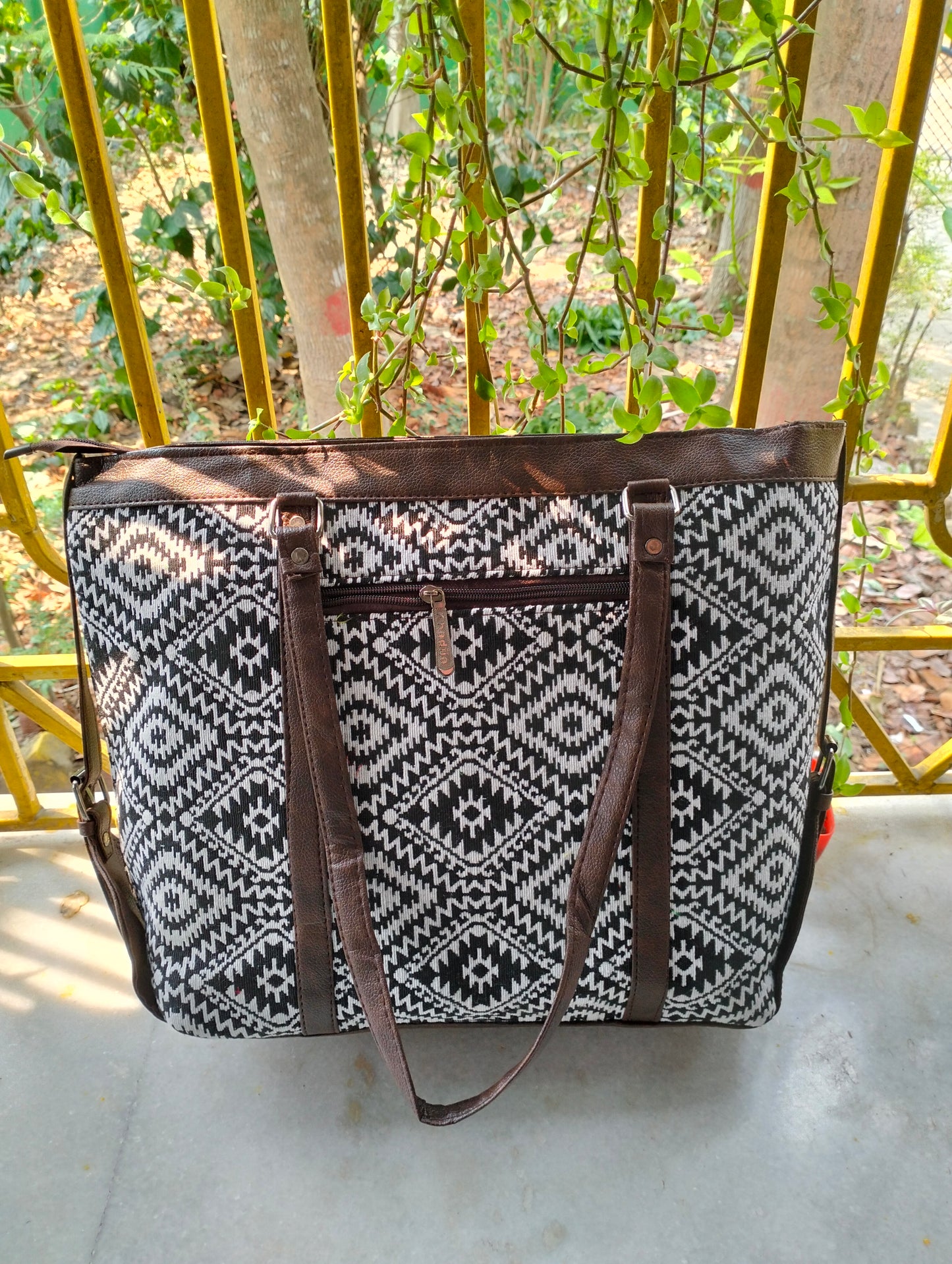 Traditional Shantiniketan Shoulder Bag for Women – Large, Spacious & Handcrafted with Ethnic Charm