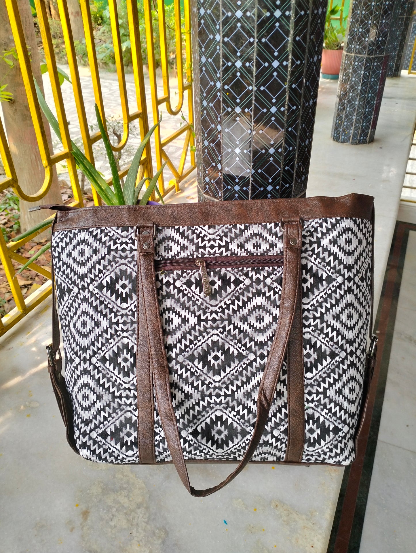Traditional Shantiniketan Shoulder Bag for Women – Large, Spacious & Handcrafted with Ethnic Charm