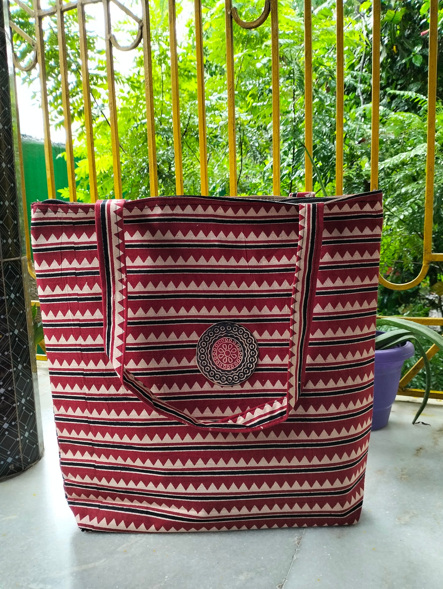 Traditional Shantiniketan Cotton Tote – Handmade Ethnic Shoulder Bag for Daily Use