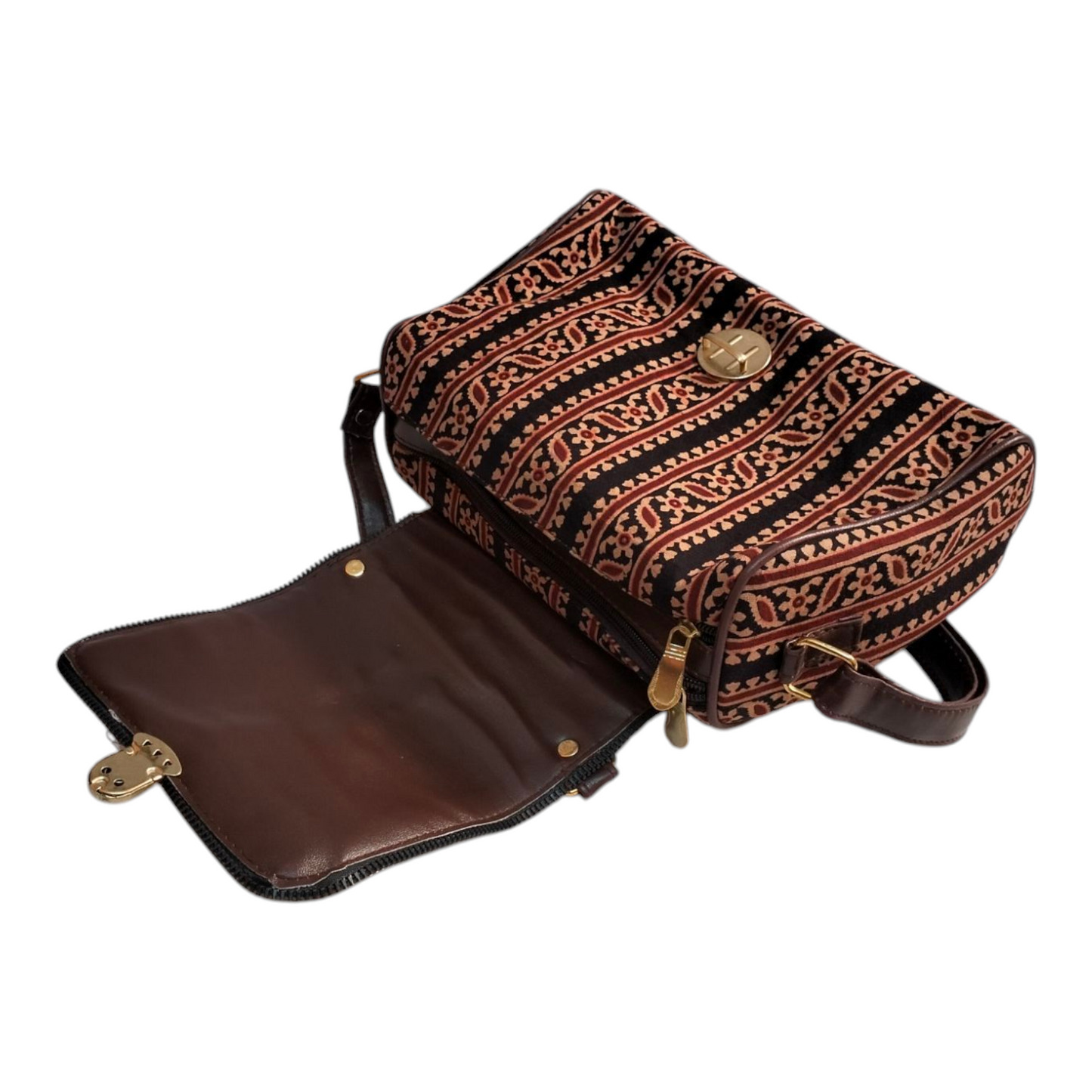 Traditional Shantiniketan Sling Bag for Women Handcrafted Elegance