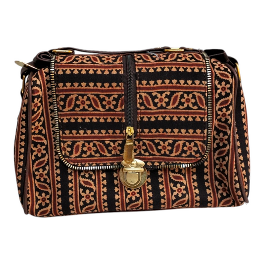 Traditional Shantiniketan Sling Bag for Women Handcrafted Elegance