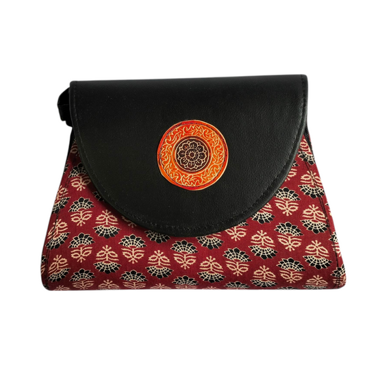 Shantiniketan Handicraft Sling Bag - A Piece of Indian Heritage