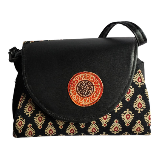 Shantiniketan Handicraft Sling Bag - A Piece of Indian Heritage